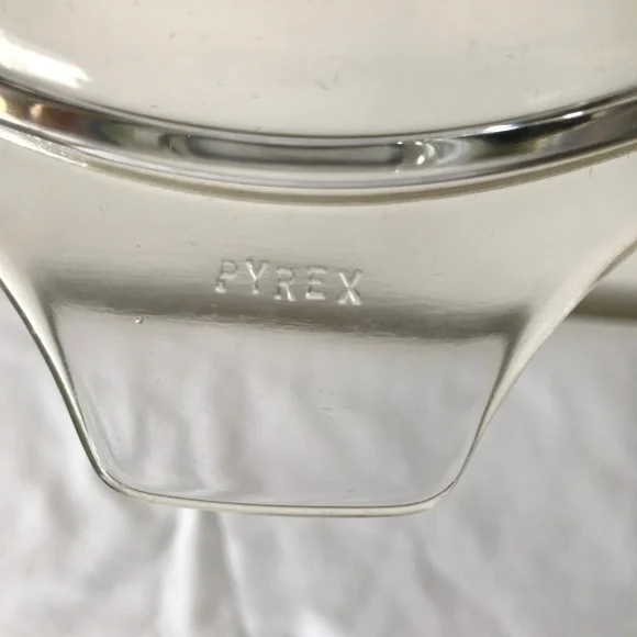 Vintage Pyrex by Corning - Homestead Round Casserole with Clear Lid Cover - Picture 14 of 16